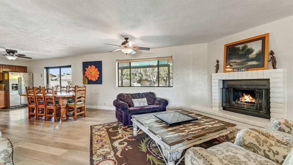 Cozy - Great Place to Play Games, Read, or Enjoy Your Guests