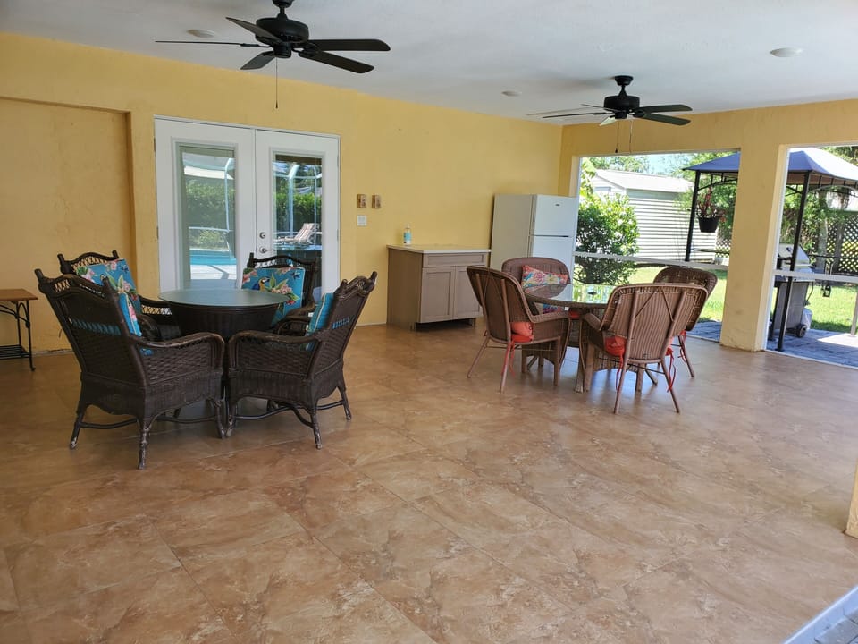 Outdoor dining