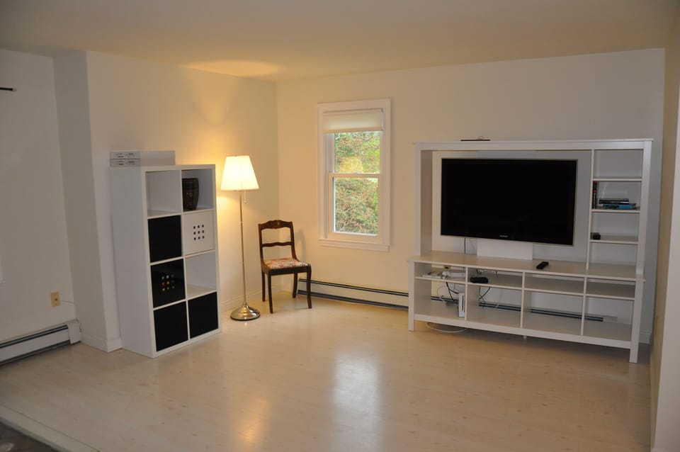 loft/lounge area on second floor 