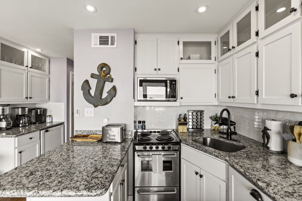 If you`re looking to cook, we have it all! Fully equipped kitchen with modern appliances.