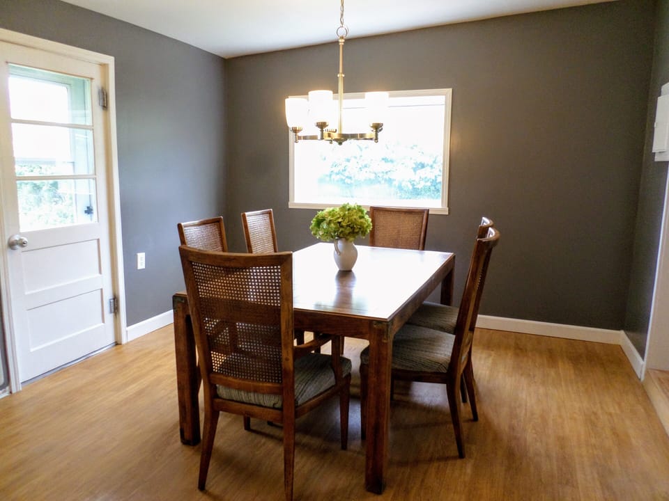 Dining Area (comfortably seats six, extra leaves available for table)