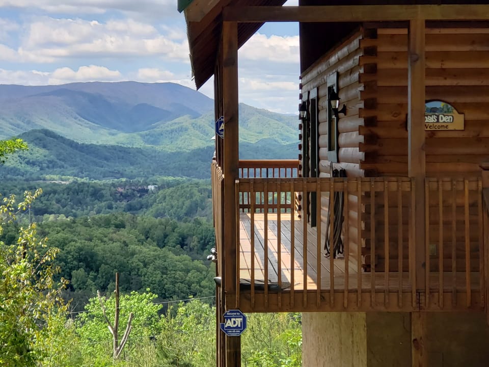Great Smoky Mountains at Yogi's Den!