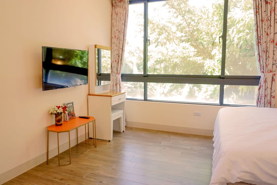 Family Quadruple Room, Mountain View | Desk, blackout drapes, soundproofing, free WiFi