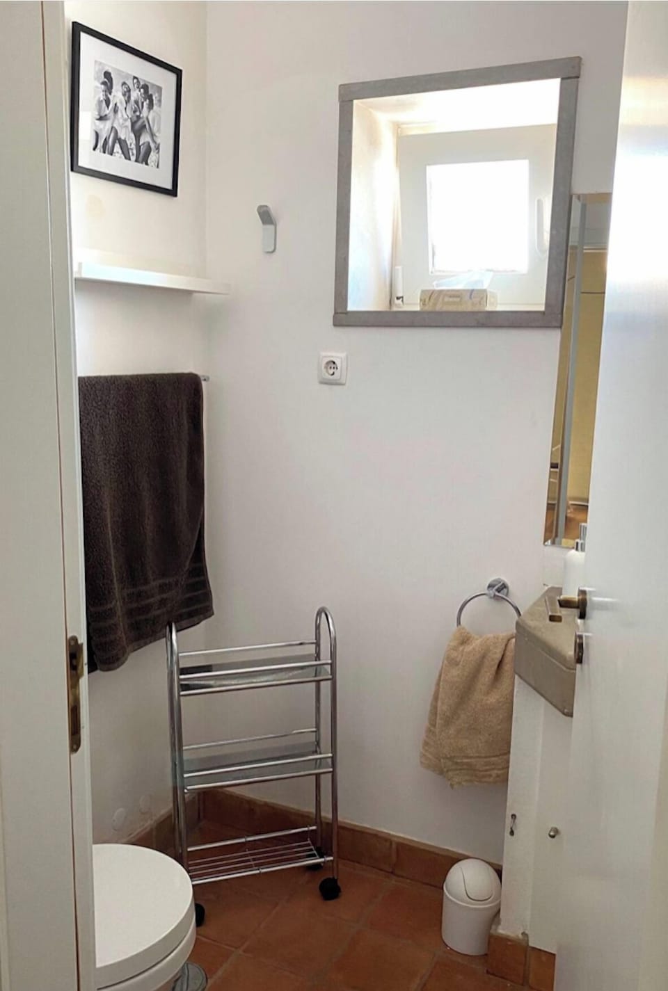 salle de bain 2 chambre jaune