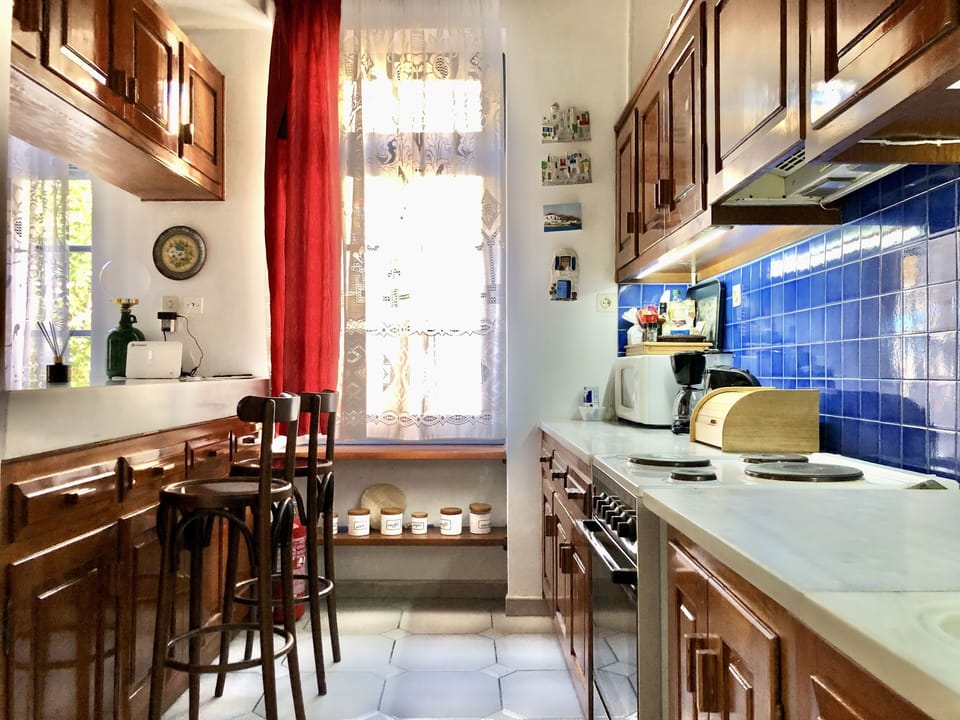 Kitchen with Bar