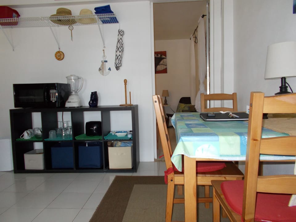 Kitchen/eat in area