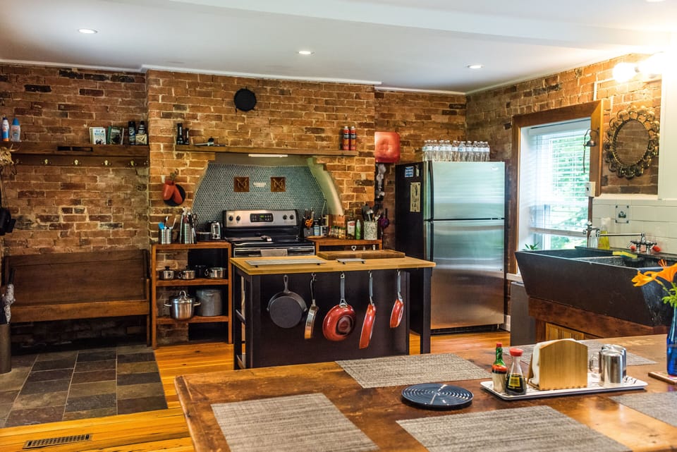 Full working kitchen. Every thing you need for Thanksgiving or just coffee.