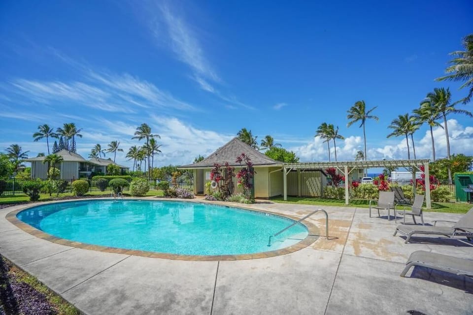 Alii Kai Pool Area