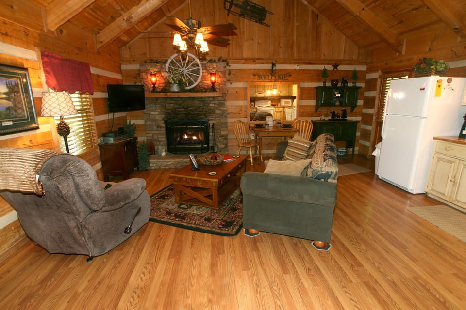 With high ceilings and beautiful wood throughout, Bare Hugs is a true cabin.