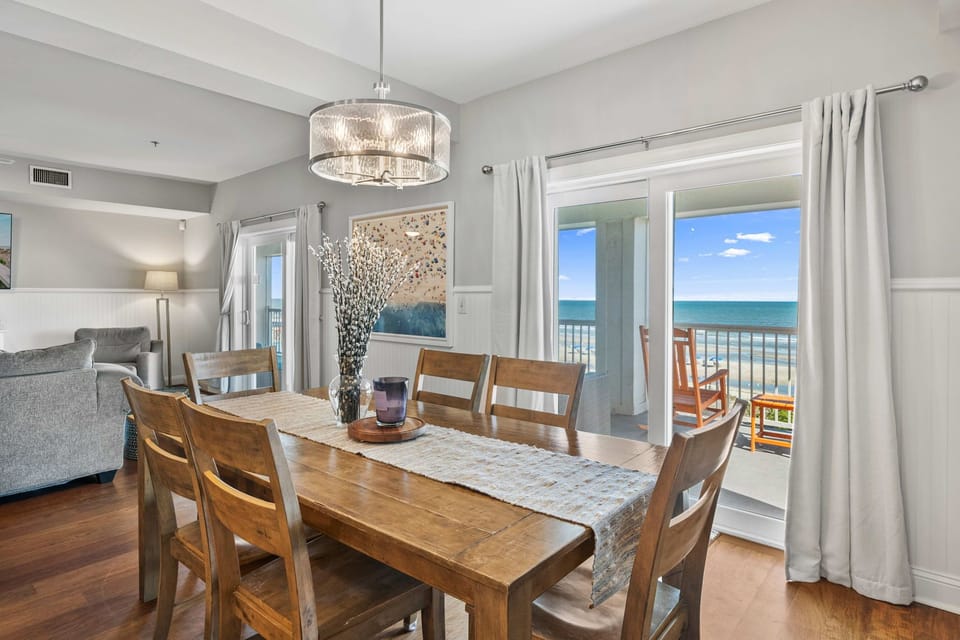 Dining room  | Morning Sunrise | 302 Oceanview | 1116 Ocean Blvd, Isle of Palms, SC | IOP Escapes
