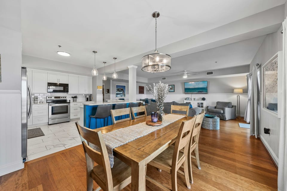 Dining room  | Morning Sunrise | 302 Oceanview | 1116 Ocean Blvd, Isle of Palms, SC | IOP Escapes