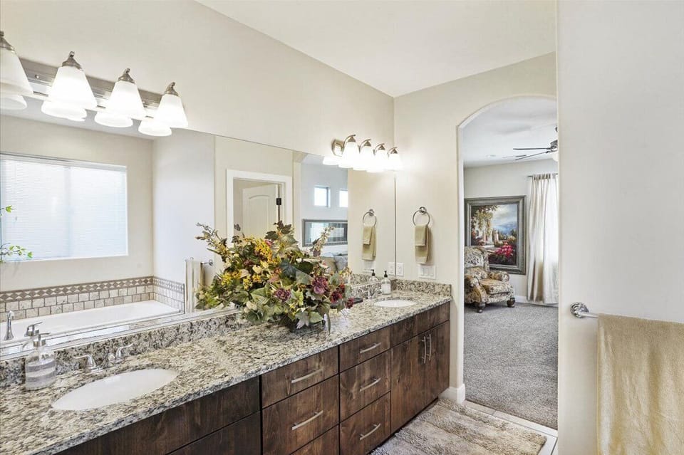 Master bathroom 