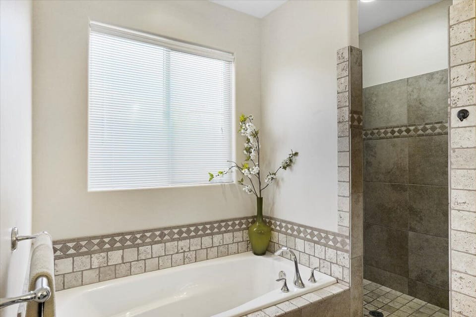 Large garden tub 