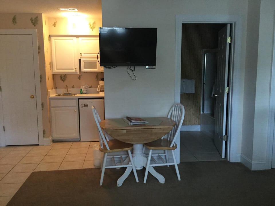Kitchenette and dining table in second bedroom
