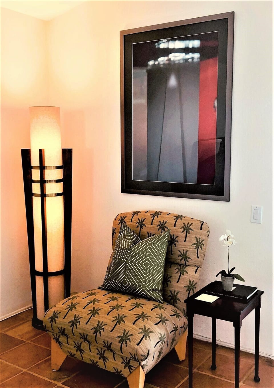 Another sitting area in the living room.