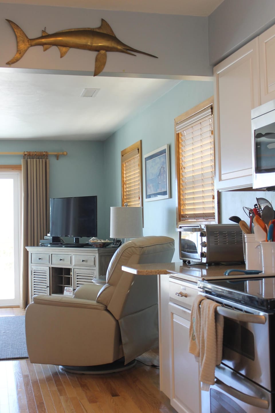 Kitchen to Living room