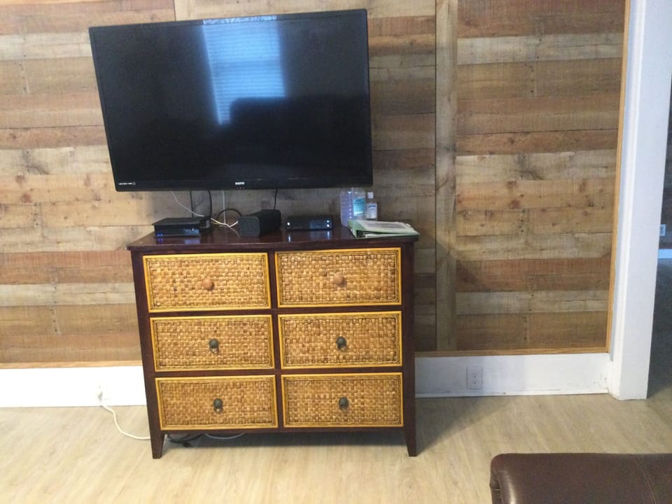 Cable TV in living room and WiFi provided by Spectrum