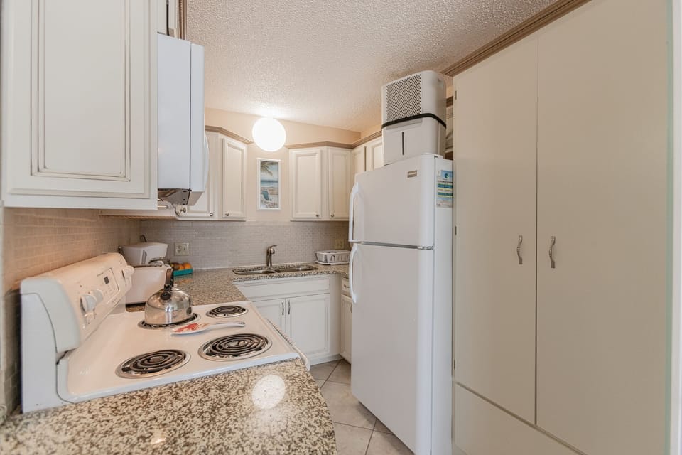 Fridge and dehumidifier 