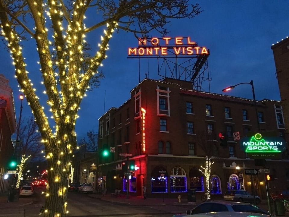 Many eateries are walkable from the Studio.