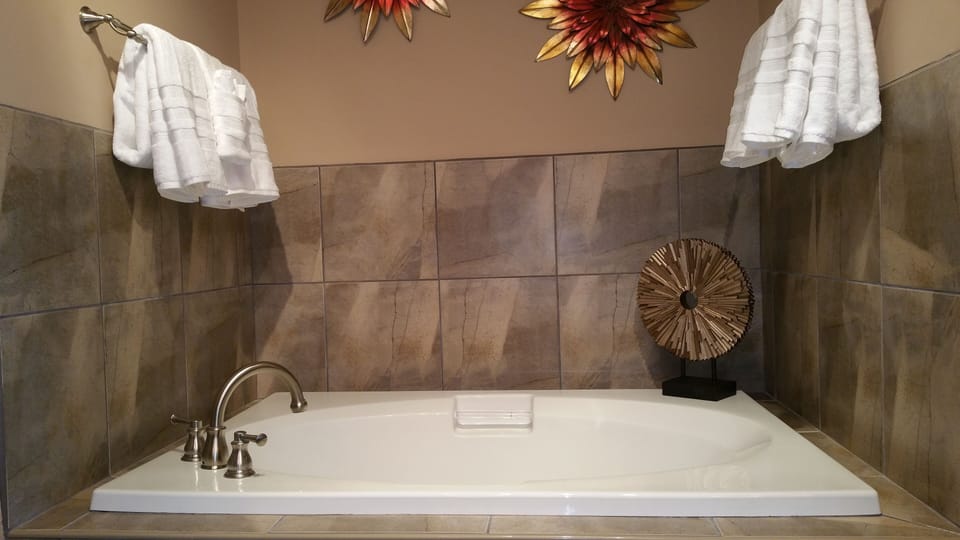 Master Bath Jaquzzi