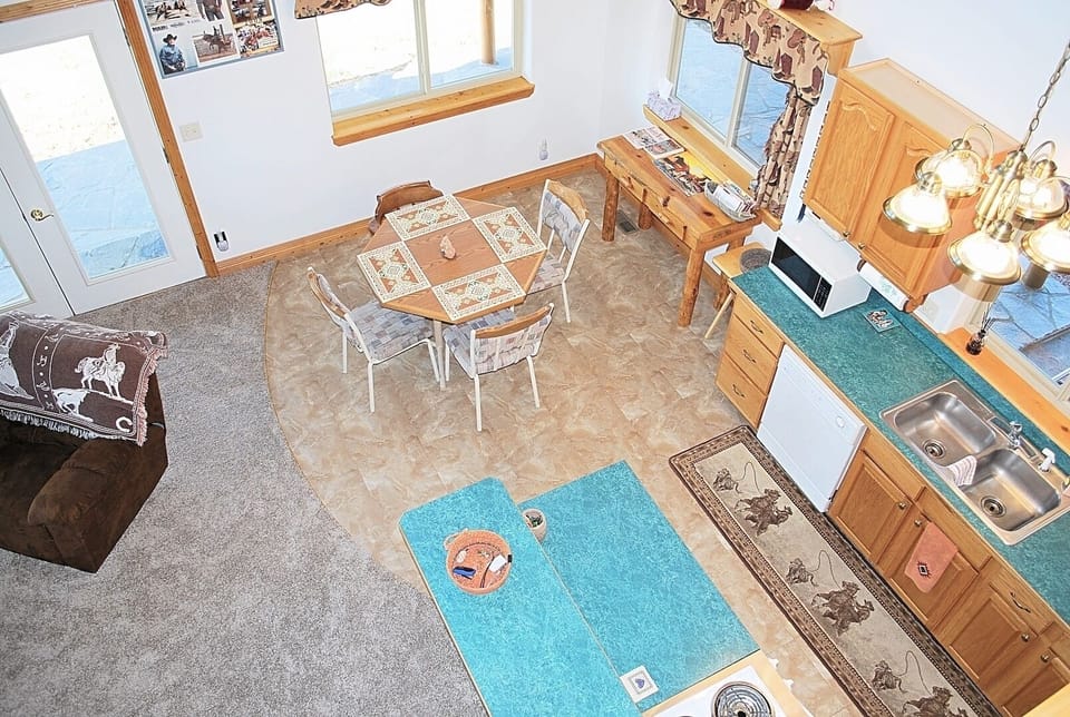 Dining Room & Kitchen