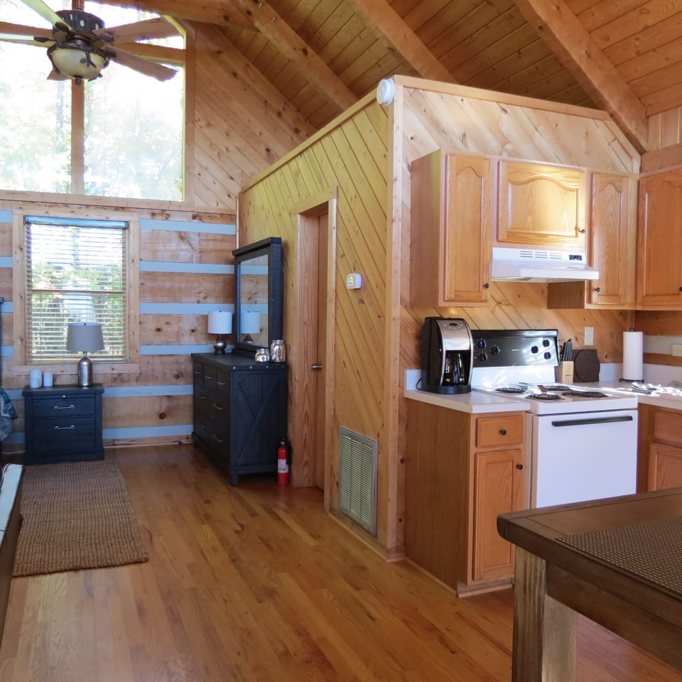 Private Bathroom and Full Equipped Kitchen.
