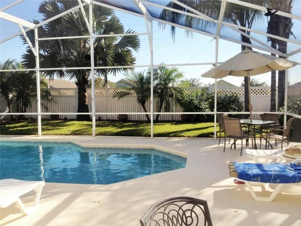 Large pool deck 
