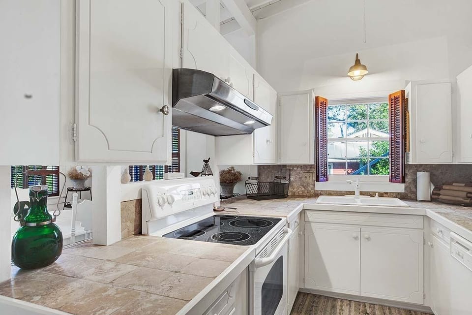 Fully equipped Kitchen! We even have a waffle maker!