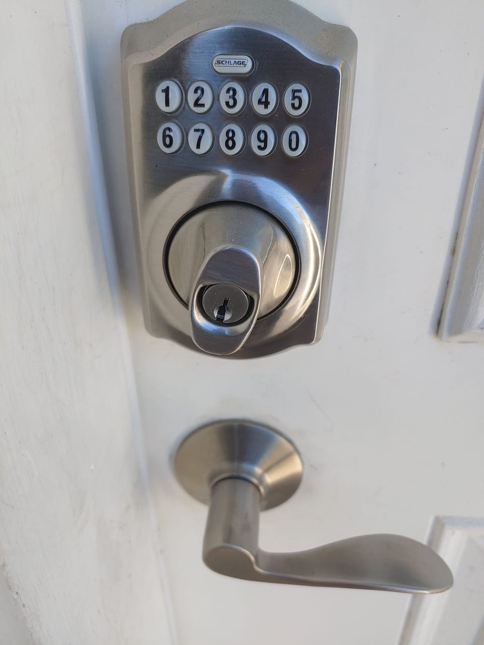 Code is provided before you arrive.  Turn knob to the Rt to unlock -  Lt to lock