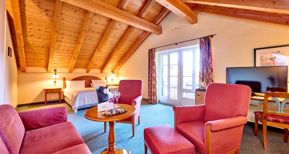 Superior Room | Premium bedding, in-room safe, iron/ironing board, rollaway beds