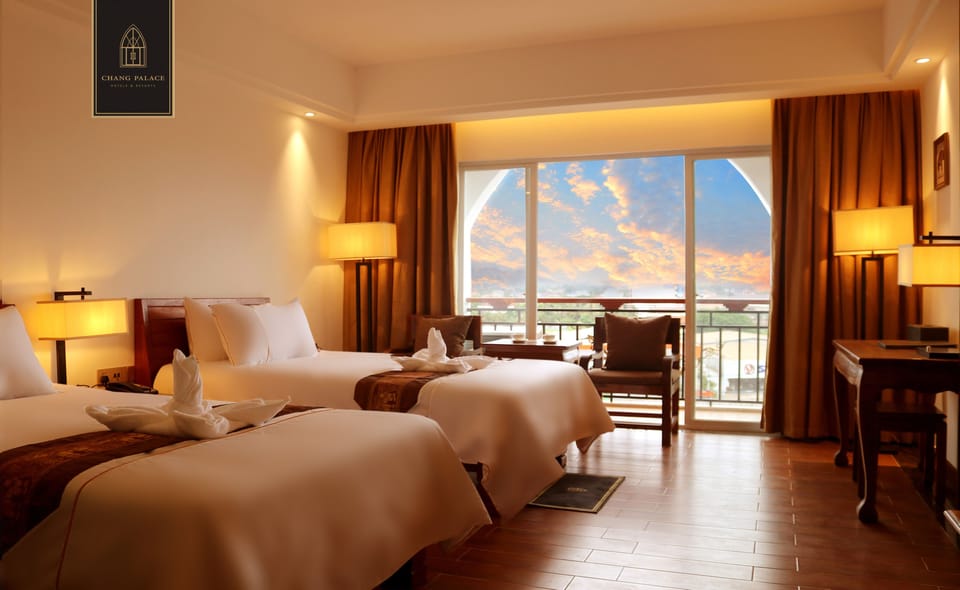 Premium bedding, in-room safe, desk, soundproofing