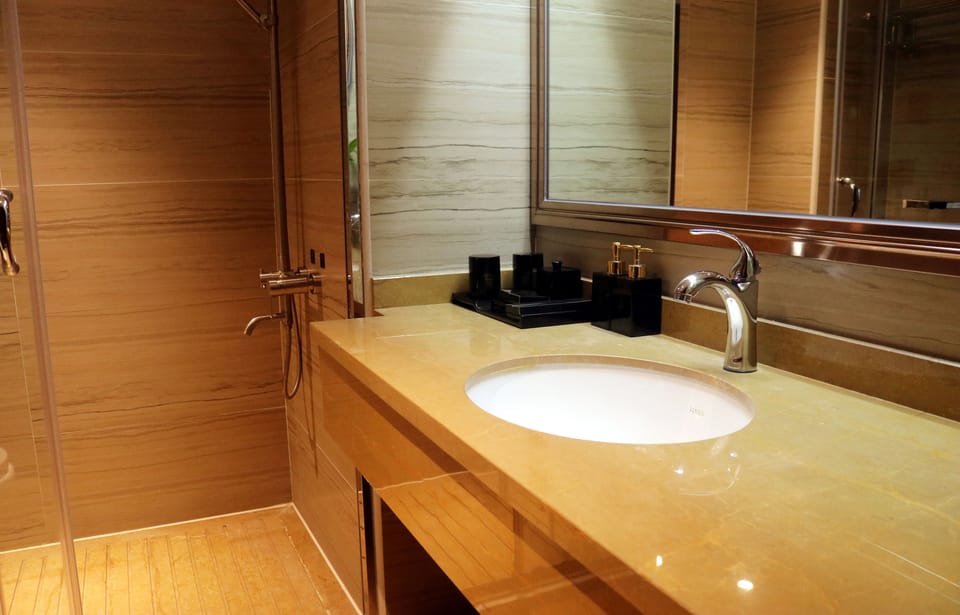 Bathroom sink