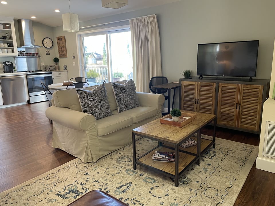 A bright, open plan space to kick back and relax.