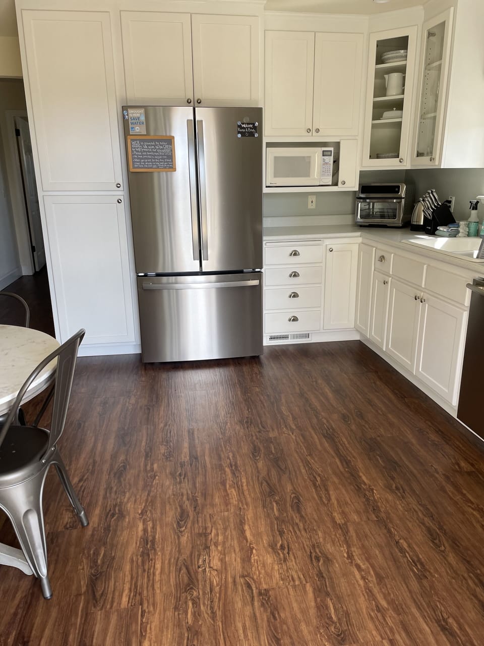 Lots of floor space in the kitchen/dining area.
