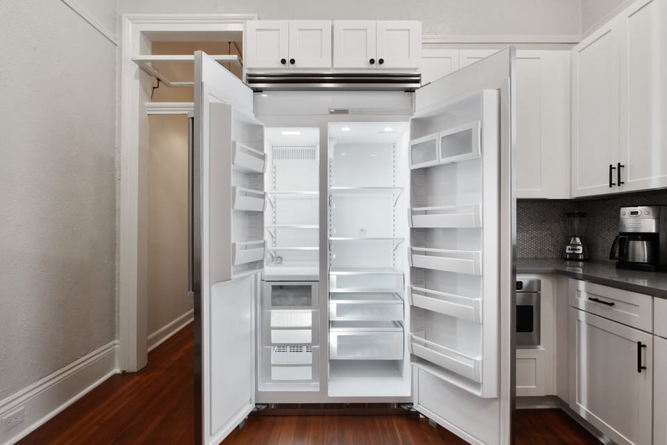 Massive Viking pro-series fridge with plenty of space 