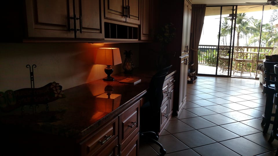 ~ View of lanai/balcony seating for 4 --  from interior ~