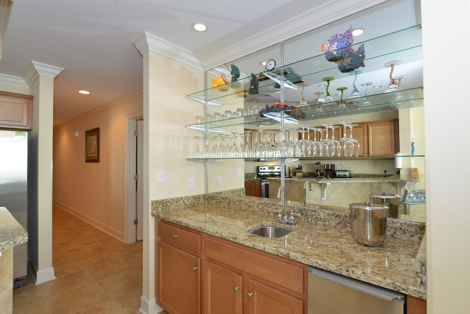 Wet Bar with Ice Maker
