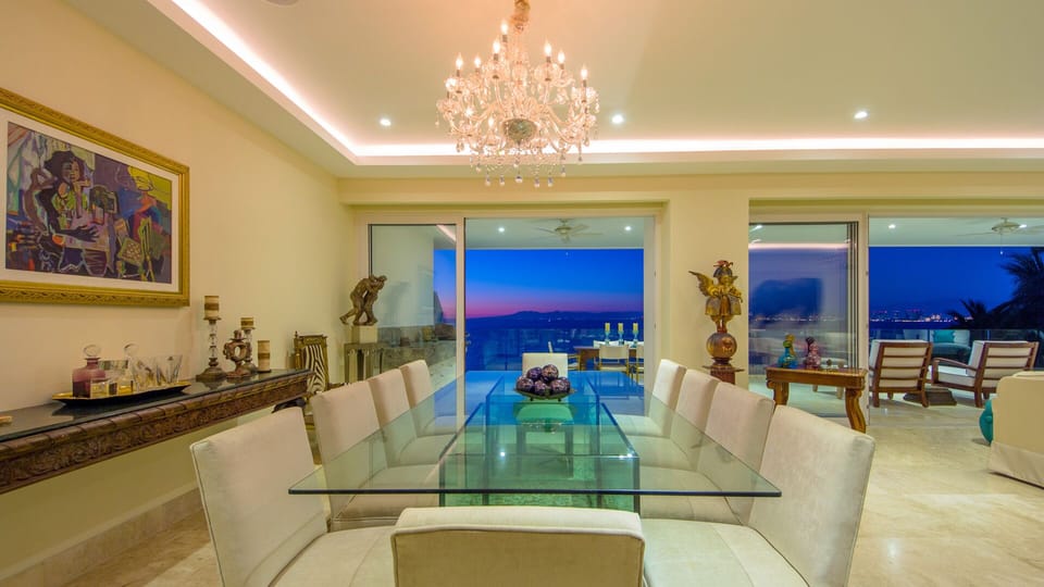 Formal Dining for 10 with spectacular ocean front sunsets and breezes.