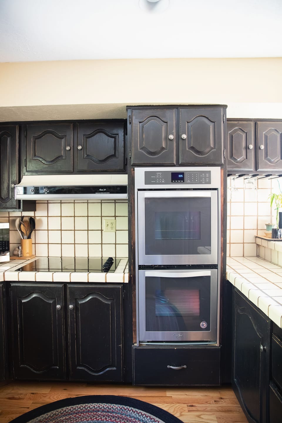 Good size double oven.