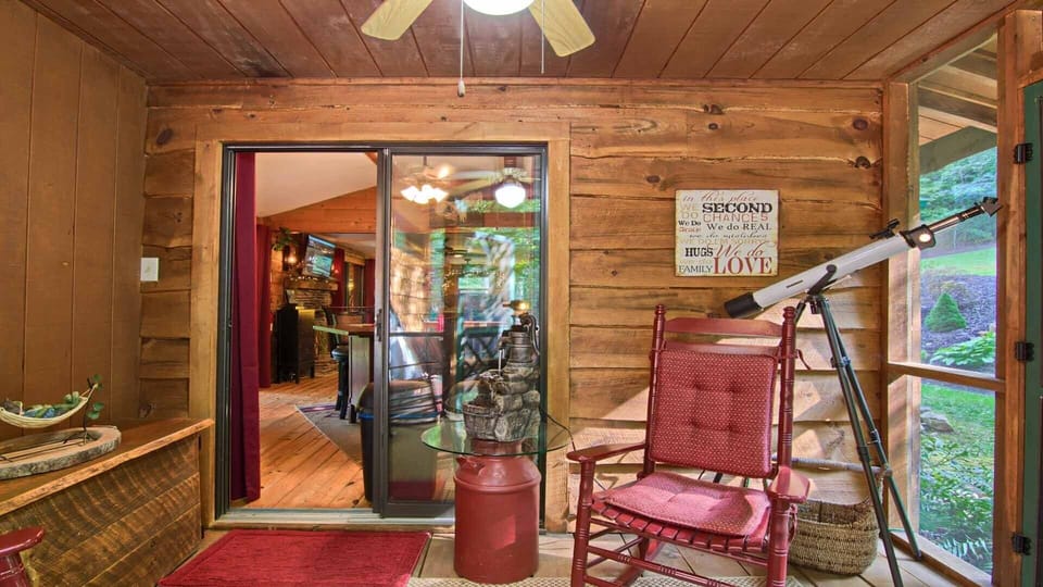 Screened porch adjacent to kitchen & living area.  Telescope for gazing at stars