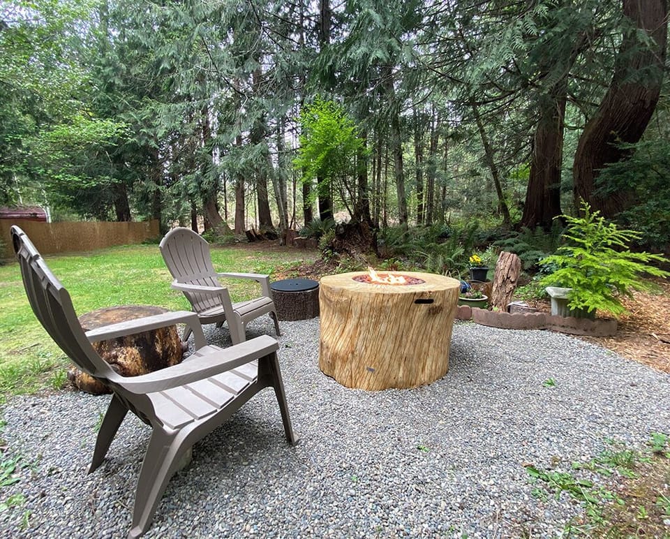 Evenings by the fire under the trees