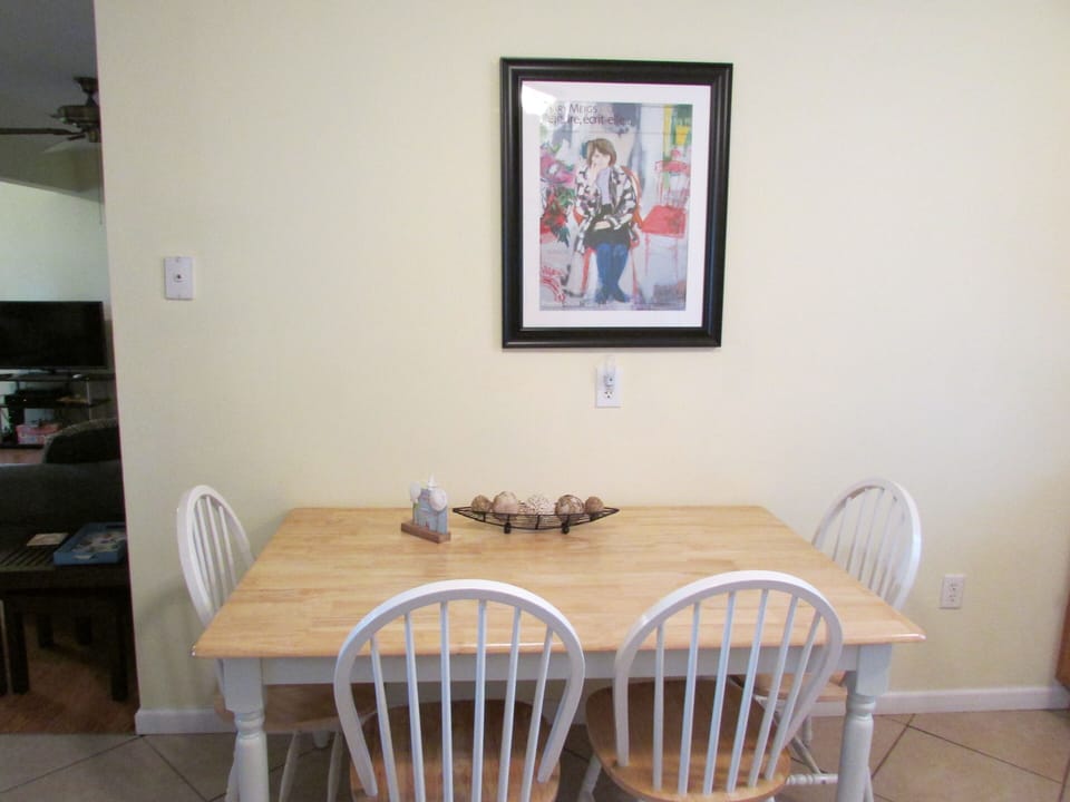 Dining can seat 6 for a relaxing meal.