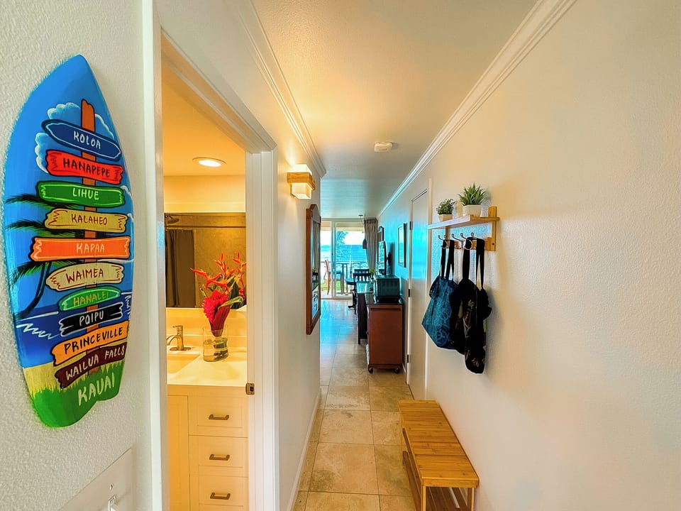 Welcome! Amazing views and cool travertine floors throughout.