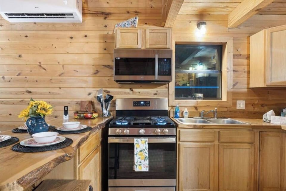 The Cliffhouse has a fully stocked kitchen
