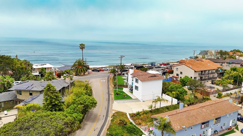 Right across from the beach! Upstairs townhouse with gorgeous views!