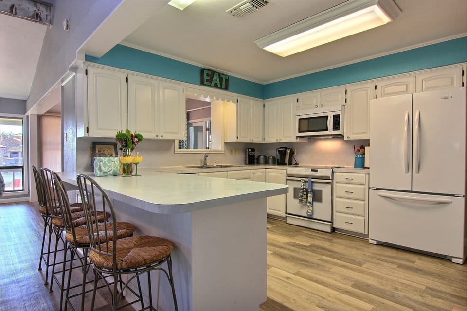 This is a great island for entertaining.