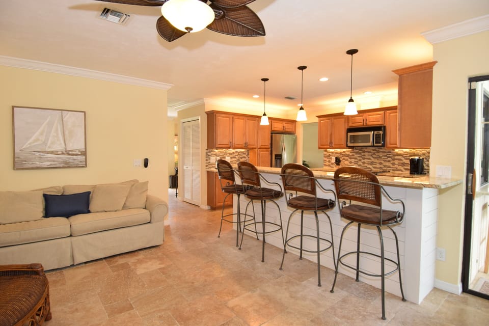 Open floor plan, perfect for family gatherings. 