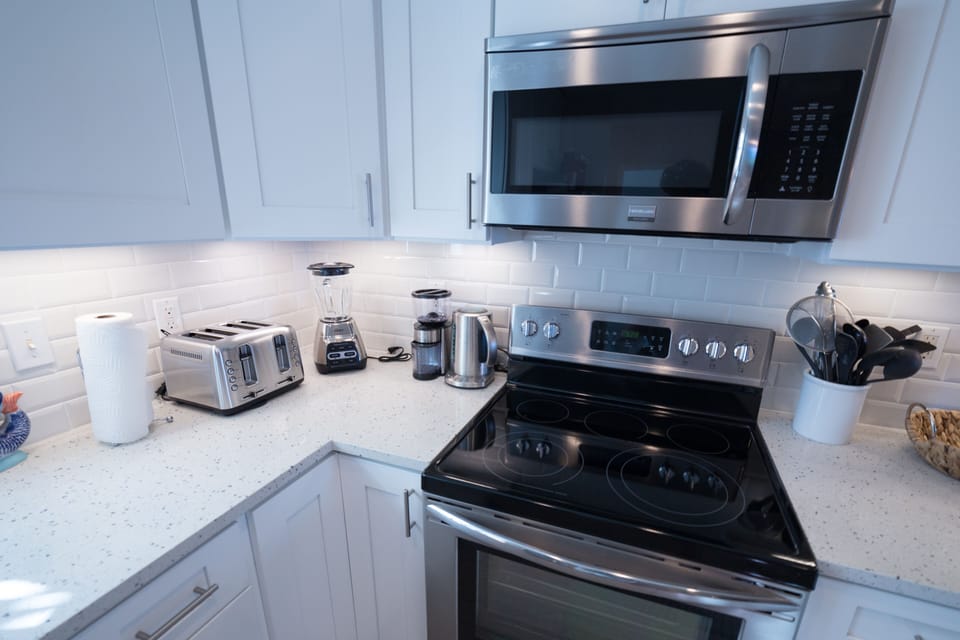 New kitchen cabinets and appliances