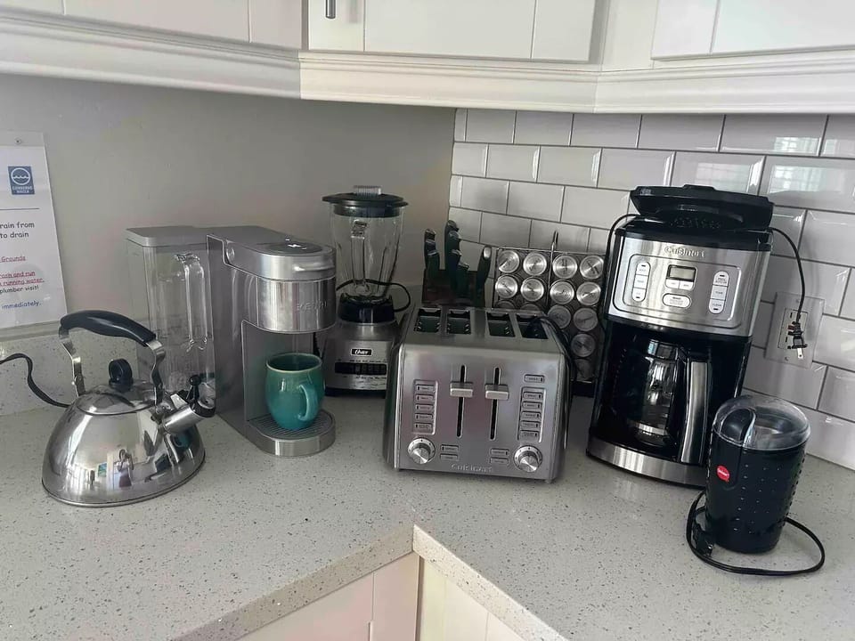 Well-equipped kitchen for your meals at home