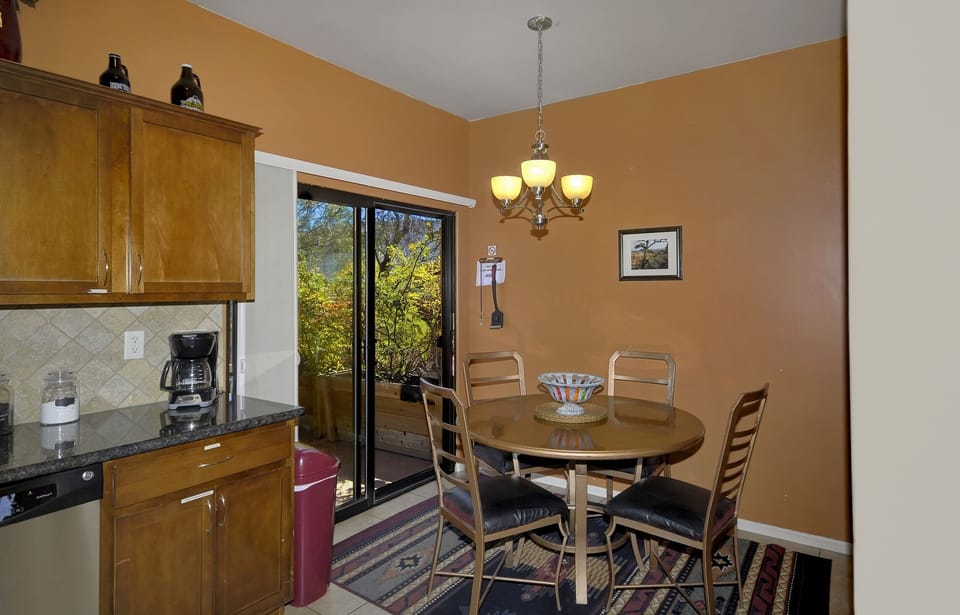 dining alcove